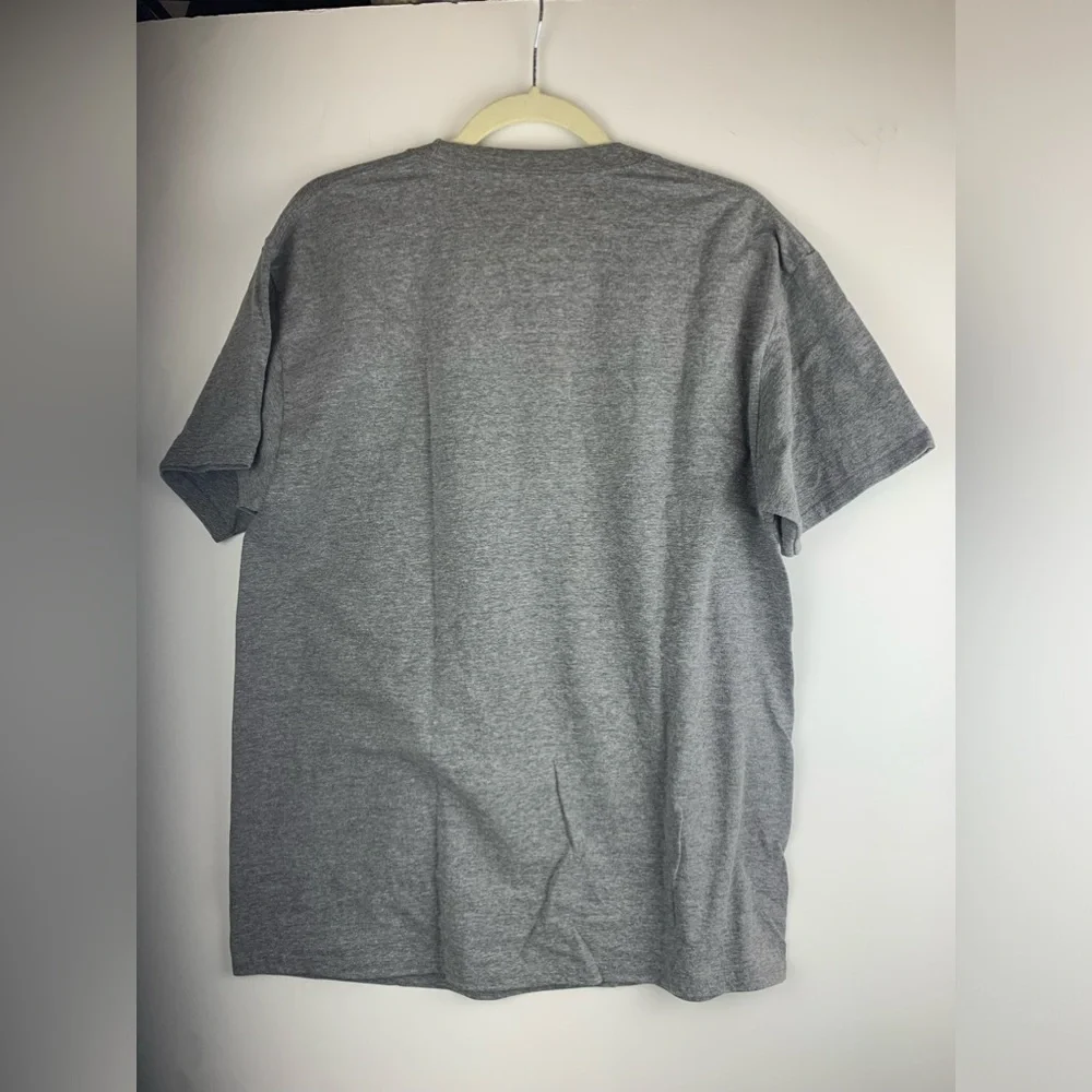 VNTG Disney‎ Parks WDW Pirates of the Caribbean Hanes Gray Cotton T-Shirt Large - Picture 2 of 6